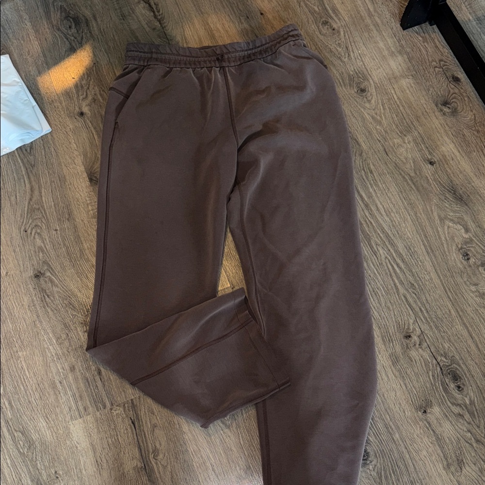 Lululemon Softstreme Highrise pant in Espresso!